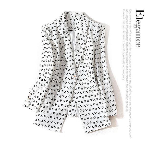 19 autumn new suit collar small butterfly print long sleeve slim 30mm heavy weight silk suit coat female, Tan;black
19 autumn new suit collar small butterfly print long sleeve slim 30mm heavy weight silk suit coat female, Tan;black
