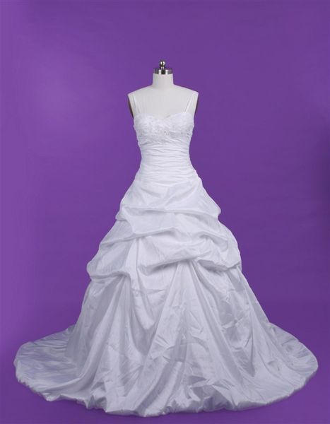 custom made white elegant taffeta sweetheart women' spaghetti low back sleeveless wedding dresses ball gown with beads
custom made white elegant taffeta sweetheart women' spaghetti low back sleeveless wedding dresses ball gown with beads