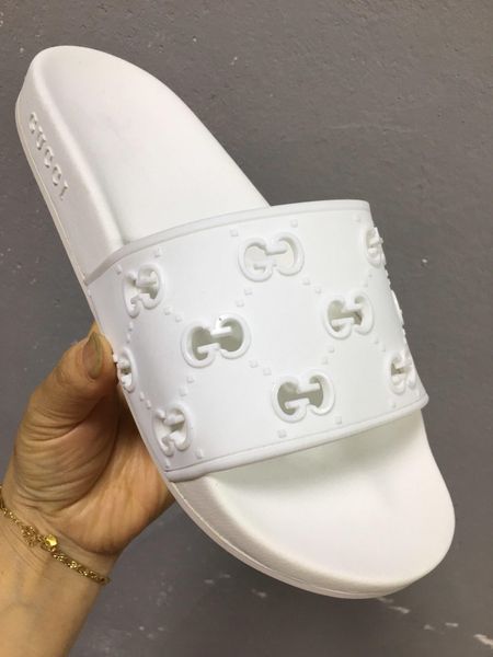 Top quality men and woman slippers premium leather four seasons outdoor hotel beach women's slippers with box size38-44
Top quality men and woman slippers premium leather four seasons outdoor hotel beach women's slippers with box size38-44