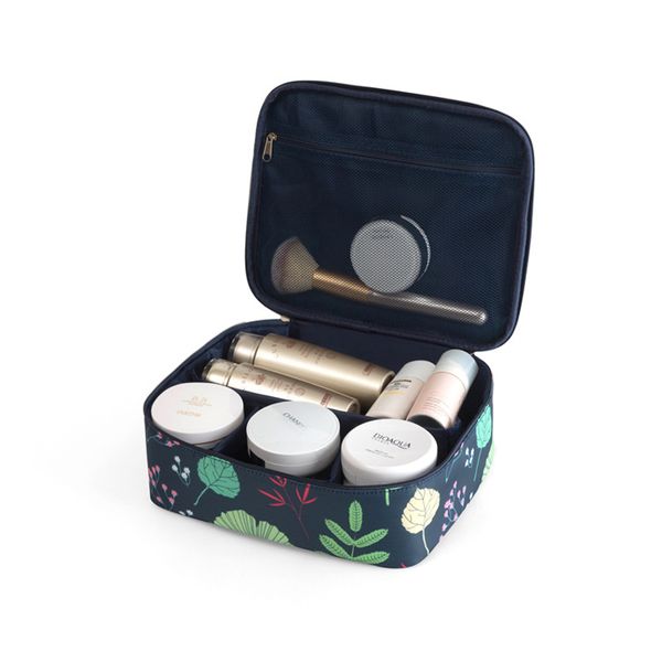 new style women geometric waterproof makeup bag female lattices washing toiletry kits cosmetic handbags travel trunk zipper
new style women geometric waterproof makeup bag female lattices washing toiletry kits cosmetic handbags travel trunk zipper