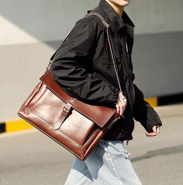 men handbag retro crazy horse leather motorcycle bag waterproof wear resistant leather mailman bag simple joker fashion shoulder bag 
men handbag retro crazy horse leather motorcycle bag waterproof wear resistant leather mailman bag simple joker fashion shoulder bag