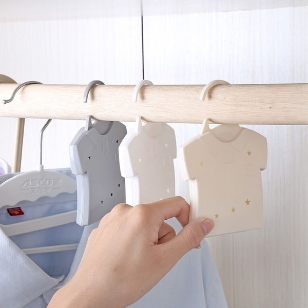 hangable cabinet wardrobe camphor ball storage box moth & mildew proofing insect-resistant container 1pc
hangable cabinet wardrobe camphor ball storage box moth & mildew proofing insect-resistant container 1pc