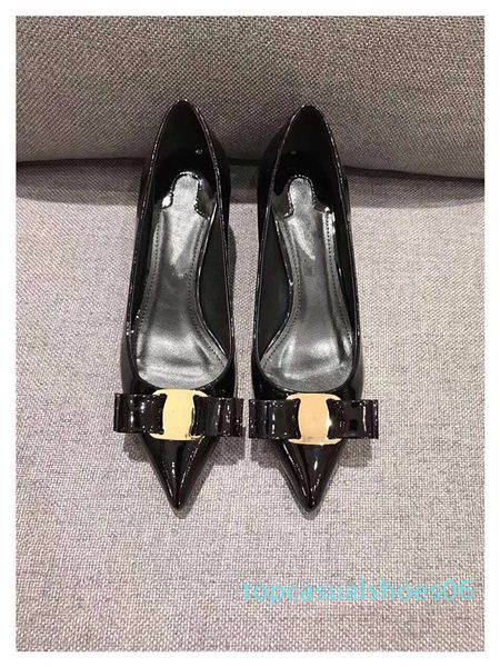 2019 luxury designer women shoes red bottom high heels nude black red glitter leather pointed toes pumps dress shoes t06
2019 luxury designer women shoes red bottom high heels nude black red glitter leather pointed toes pumps dress shoes t06