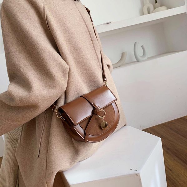 2020 new shoulder bag women's casual fashion korean stitching flip bag ladies solid color crossbody
2020 new shoulder bag women's casual fashion korean stitching flip bag ladies solid color crossbody
