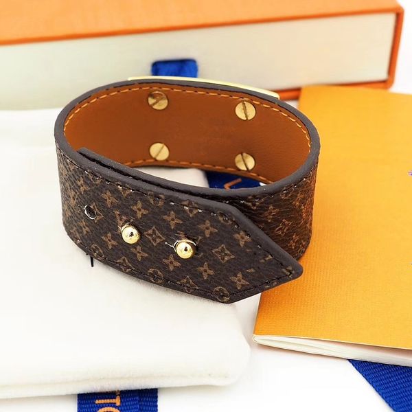 2020 luxury designer jewelry women bracelets charm bracelet stainless steel metal v pendant gold bracelet leather bangle friendship bracelet, Golden;silver
2020 luxury designer jewelry women bracelets charm bracelet stainless steel metal v pendant gold bracelet leather bangle friendship bracelet, Golden;silver