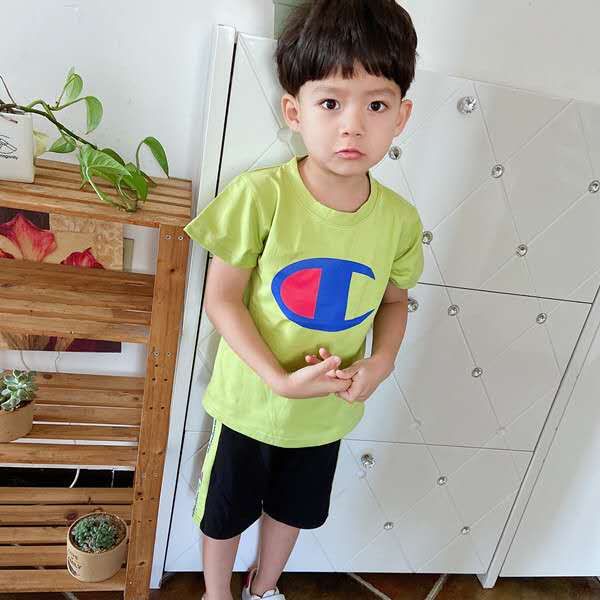 Чемпион дети дизайнерские спортивные костюмы мальчики девочки спортивная одежда лето с коротким рукавом футболки топы и шорты дети 2 шт. комплект одежды WF323
Чемпион дети дизайнерские спортивные костюмы мальчики девочки спортивная одежда лето с коротким рукавом футболки топы и шорты дети 2 шт. комплект одежды WF323