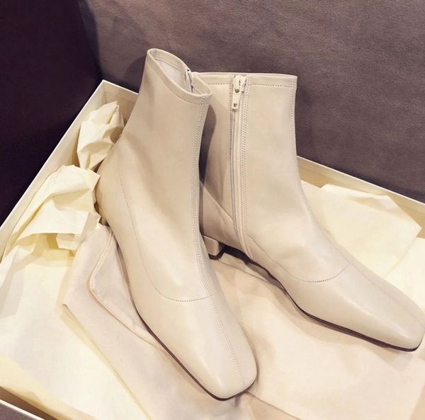 6-inch white balck thin square head 2.5cm thick heel elasticity leather women boots premium boots, Black
6-inch white balck thin square head 2.5cm thick heel elasticity leather women boots premium boots, Black