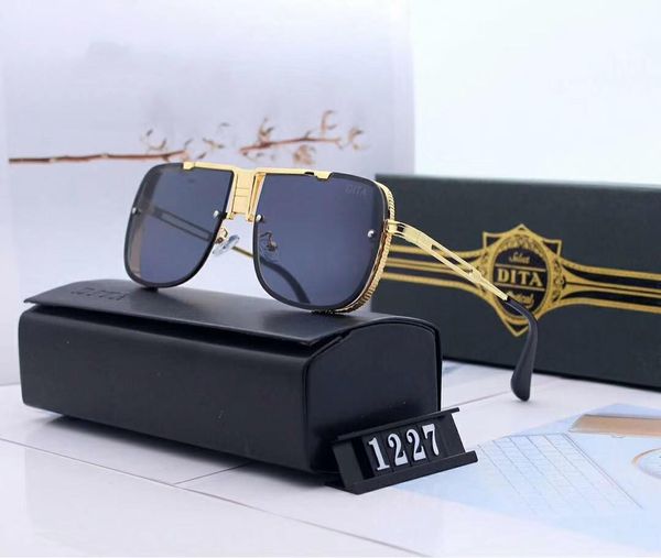 wholesale-fashion metal mens woman luxury sunglasses sunglasses adumbral polorized goggle glasses model 1227 7 colors optional high quality, White;black
wholesale-fashion metal mens woman luxury sunglasses sunglasses adumbral polorized goggle glasses model 1227 7 colors optional high quality, White;black