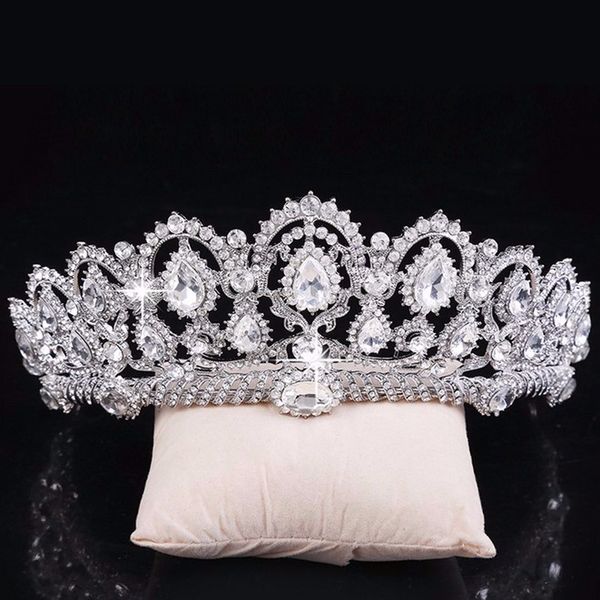 Sparkle Beaded Crystals Wedding Crowns 2019 For Bride Bridal Crystal Veil Tiara Crown Headband Hair Accessories Party Wedding Tiara CPA792
Sparkle Beaded Crystals Wedding Crowns 2019 For Bride Bridal Crystal Veil Tiara Crown Headband Hair Accessories Party Wedding Tiara CPA792