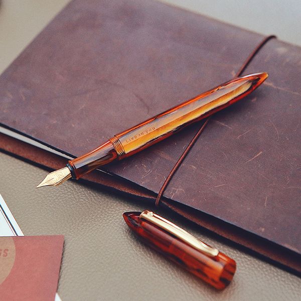 liy (live in you) mitu acrylic creative fountain pen brown resin schmidt nib ef/f & converter golden trim writing gift pen set
liy (live in you) mitu acrylic creative fountain pen brown resin schmidt nib ef/f & converter golden trim writing gift pen set
