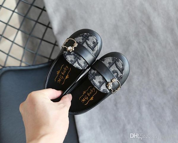 spring and autumn fashion kat girls small leather shoes rhinestone flat princess shoes wild asakuchi single shoes black white, Black;grey
spring and autumn fashion kat girls small leather shoes rhinestone flat princess shoes wild asakuchi single shoes black white, Black;grey