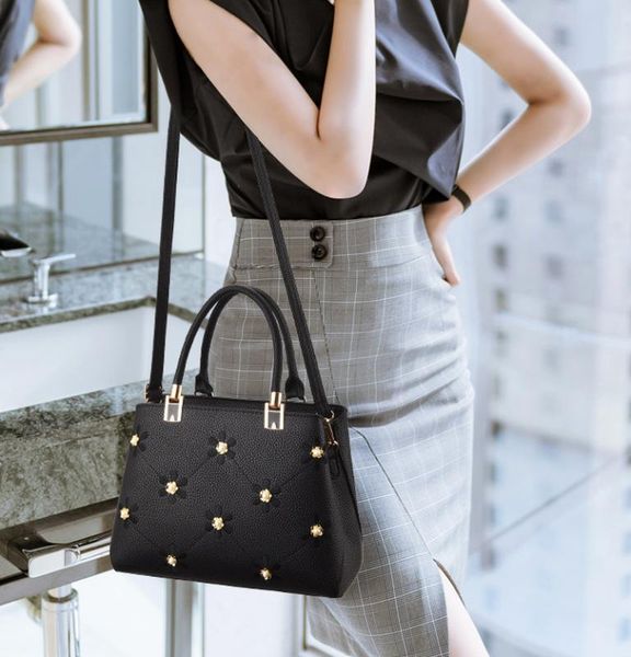 2020 новый стиль мода мода популярные большой объем crossbody / сумка портативный сумка для женщин бизнес-женщин кожаные сумки
2020 новый стиль мода мода популярные большой объем crossbody / сумка портативный сумка для женщин бизнес-женщин кожаные сумки
