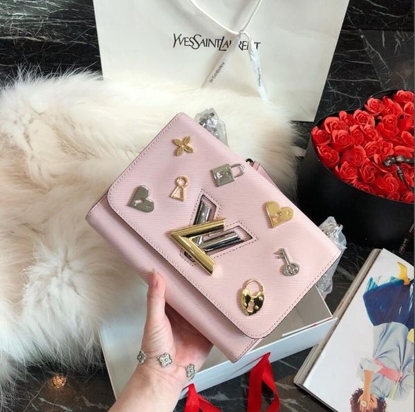 in 2020, new fashionable women's bags are launched, elegant ladies' metal decorative crossbody bags, shoulder bags, wild ladies cl
in 2020, new fashionable women's bags are launched, elegant ladies' metal decorative crossbody bags, shoulder bags, wild ladies cl