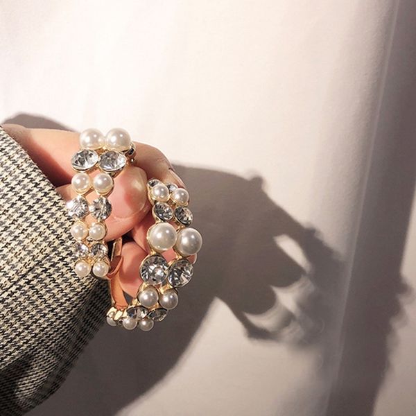 mengjiqiao korean new elegant simulated pearl circle hoop earrings for women shiny rhinestone boucle d'oreille femme jewelry, Golden;silver
mengjiqiao korean new elegant simulated pearl circle hoop earrings for women shiny rhinestone boucle d'oreille femme jewelry, Golden;silver