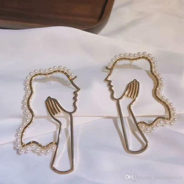 vintage pearl head portrait stud earring women pearl earring gift for love girlfriend fashion jewelry high quality, Golden;silver 
vintage pearl head portrait stud earring women pearl earring gift for love girlfriend fashion jewelry high quality, Golden;silver