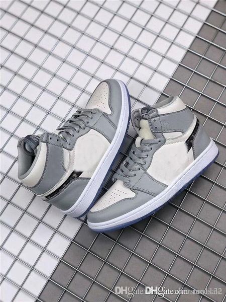 new release 1 high og brand 1s basketball shoes man woman white grey black men sport designer sneakers
new release 1 high og brand 1s basketball shoes man woman white grey black men sport designer sneakers