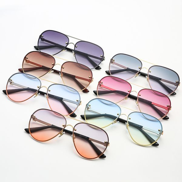 european and american fashion trend classic section of the metal sunglasses women toads mirror retro-matching sunglasses, White;black
european and american fashion trend classic section of the metal sunglasses women toads mirror retro-matching sunglasses, White;black