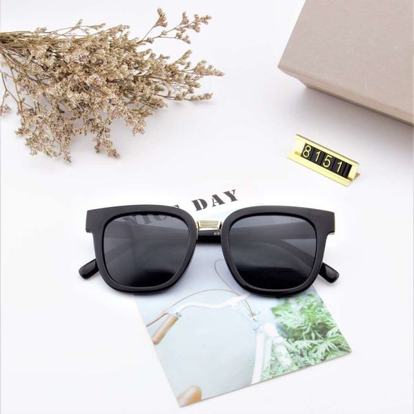new version sunglasses polarized lens sports sun glasses fashion trend eyeglasses eyewear original accessories 8151, White;black
new version sunglasses polarized lens sports sun glasses fashion trend eyeglasses eyewear original accessories 8151, White;black