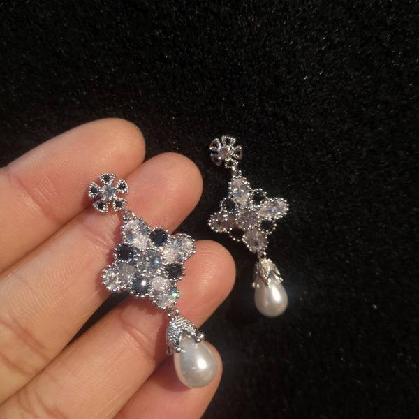 fashion- water drops pearl zirconia flower earrings s925 sterling silver neddle luxury drop earrings for women jewelry
fashion- water drops pearl zirconia flower earrings s925 sterling silver neddle luxury drop earrings for women jewelry