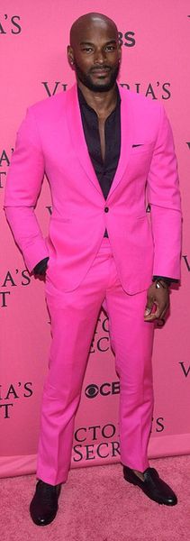custom made groomsmen tuxedos mandarin lapel men suits wedding/prom man blazer ( jacket+pants+tie, White;black
custom made groomsmen tuxedos mandarin lapel men suits wedding/prom man blazer ( jacket+pants+tie, White;black