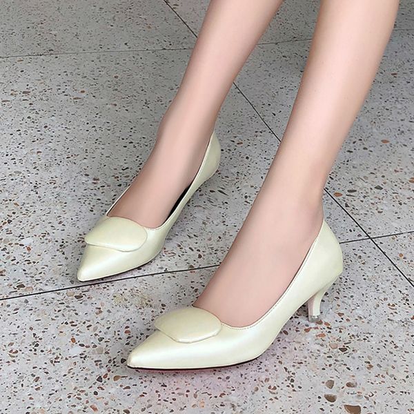 2020 women 5cm high heels pointed square buckle pumps lady wedding elegant heels female scarpins valentine bridal shoes u28-17, Black
2020 women 5cm high heels pointed square buckle pumps lady wedding elegant heels female scarpins valentine bridal shoes u28-17, Black