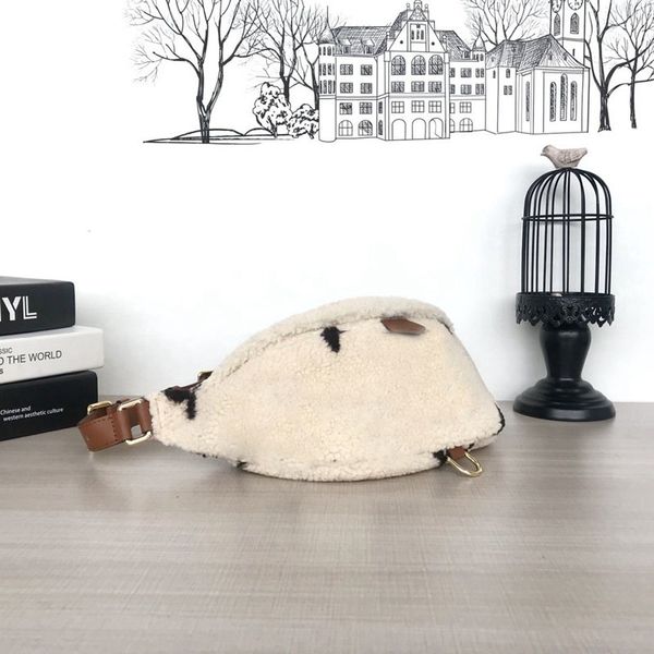 new winter bumbag pockets 2019 brand fashion luxury designer bags teddy bags m55425 handbags wallet women crossbody bag luxury bags
new winter bumbag pockets 2019 brand fashion luxury designer bags teddy bags m55425 handbags wallet women crossbody bag luxury bags