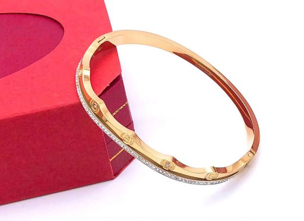 ювелирных изделий партии дония европейский и американский мода карди серии ногтей микро инкрустация цирконий браслет браслет женский день ро, Black 
ювелирных изделий партии дония европейский и американский мода карди серии ногтей микро инкрустация цирконий браслет браслет женский день ро, Black