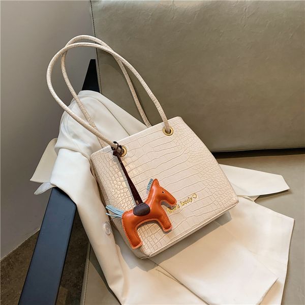 luxury crocodile pattern women bag 2020 popular new handbag style simple shoulder bag fashion lady's women clutch bucket
luxury crocodile pattern women bag 2020 popular new handbag style simple shoulder bag fashion lady's women clutch bucket
