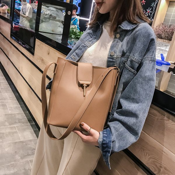 design women shoulder bag large capacity chain bucket handbags quality pu leather women's totes shopping bag bolsa feminin
design women shoulder bag large capacity chain bucket handbags quality pu leather women's totes shopping bag bolsa feminin