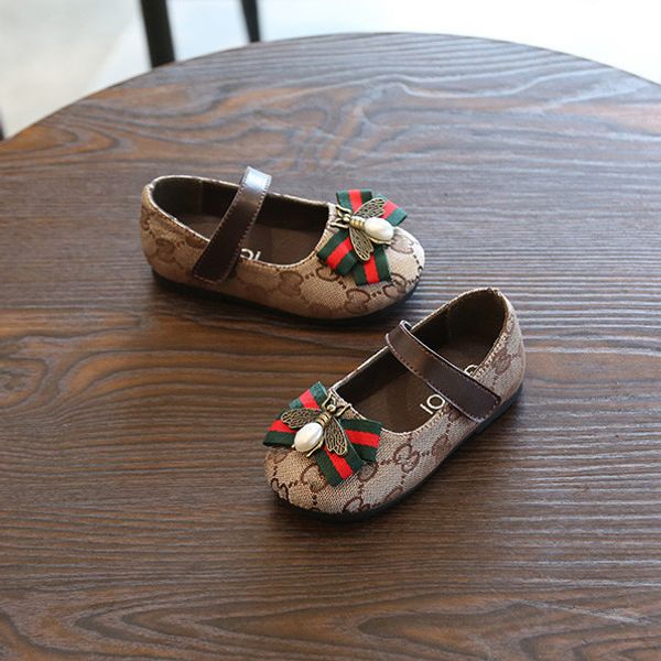 2020 kids designer princess leather shoes girls luxury flat shoes children fashion print casual shoe bee decoration quality, Black;red
2020 kids designer princess leather shoes girls luxury flat shoes children fashion print casual shoe bee decoration quality, Black;red