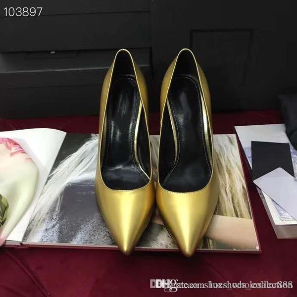 2019 cla ic high heel pump in patent leather with tructural metal interlocking brand ignature heel and low cut vamp fa hion tyle anda
2019 cla ic high heel pump in patent leather with tructural metal interlocking brand ignature heel and low cut vamp fa hion tyle anda