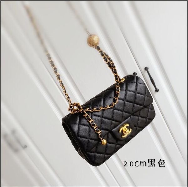 2020 fashion golden ball bag fat small bag, golden ball can adjust the length of the chain
2020 fashion golden ball bag fat small bag, golden ball can adjust the length of the chain