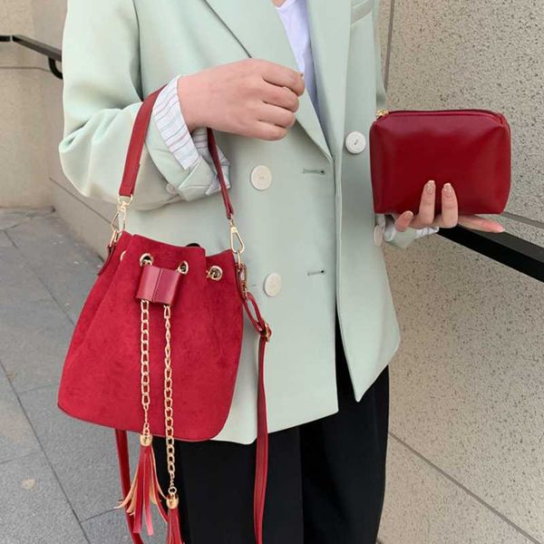 2020 vintage цепи замша композитный ковш сумки женские твердая кисточкой плеча crossbody сумки большой емкости tote сумки
2020 vintage цепи замша композитный ковш сумки женские твердая кисточкой плеча crossbody сумки большой емкости tote сумки