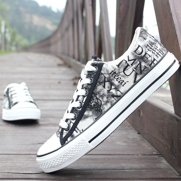 2020 new men's spring men's canvas shoes to help low tide shoes shoes korean students breathable casual cloth graffiti, Black
2020 new men's spring men's canvas shoes to help low tide shoes shoes korean students breathable casual cloth graffiti, Black