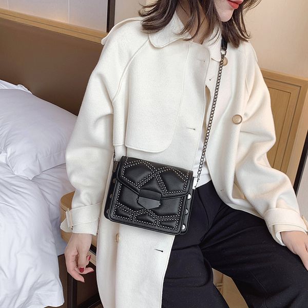 малая кожа pu crossbody сумка для женщин 2020 заклепки плеча сумки женщина путешествия сумка цепного cross body bag
малая кожа pu crossbody сумка для женщин 2020 заклепки плеча сумки женщина путешествия сумка цепного cross body bag