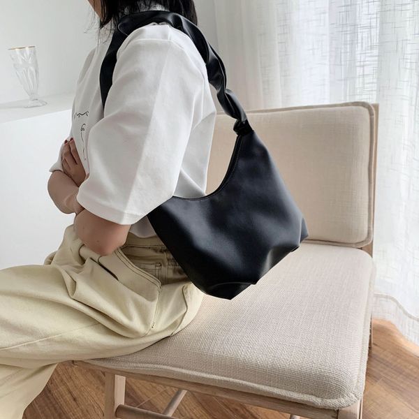 all-match one-shoulder small bag foreign female bag 2020 popular new trendy fashion ladies hand armpit
all-match one-shoulder small bag foreign female bag 2020 popular new trendy fashion ladies hand armpit