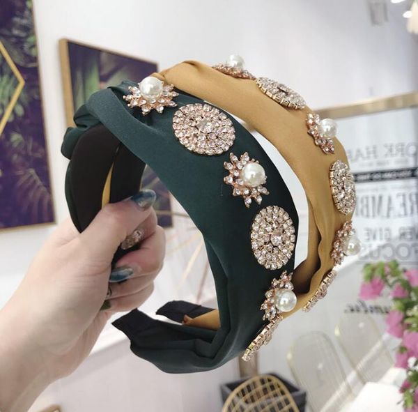 high-quality pearl pressure hair hoop high-end diamond super flash hair hole wide side twist braid knot headband wy1381, Silver
high-quality pearl pressure hair hoop high-end diamond super flash hair hole wide side twist braid knot headband wy1381, Silver