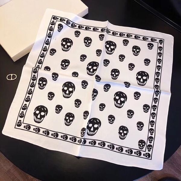 2019 new winter luxury white silk scarves high-end classic fashionable men and women's large shawls square scarfs, Blue;gray
2019 new winter luxury white silk scarves high-end classic fashionable men and women's large shawls square scarfs, Blue;gray