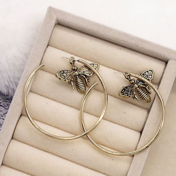 vintage bee hoop earring women metal insect bee earring for gift party fashion jewelry, Golden;silver
vintage bee hoop earring women metal insect bee earring for gift party fashion jewelry, Golden;silver