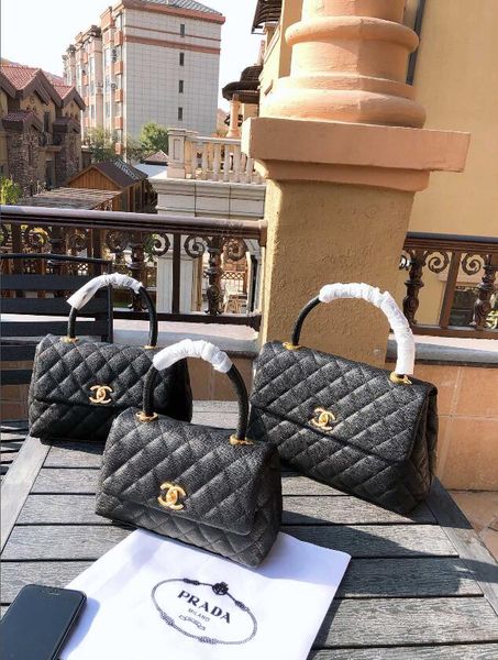 classic style fashionable lady chain bag simple leisure diamond feel comfortable three sizes 30 cm / 27 cm / 24 cm
classic style fashionable lady chain bag simple leisure diamond feel comfortable three sizes 30 cm / 27 cm / 24 cm