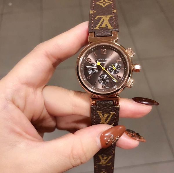 womens luxury watch luxury quartz movement classic style stainless steel case leather strap deep waterproof with box 26, Slivery;brown
womens luxury watch luxury quartz movement classic style stainless steel case leather strap deep waterproof with box 26, Slivery;brown