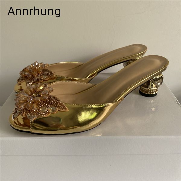 алмазный каблук 2020 летней тапочки женщин сексуального peep toe золота лакированной кожа rhinestone бабочка цветок партия обувь женщина, Black
алмазный каблук 2020 летней тапочки женщин сексуального peep toe золота лакированной кожа rhinestone бабочка цветок партия обувь женщина, Black