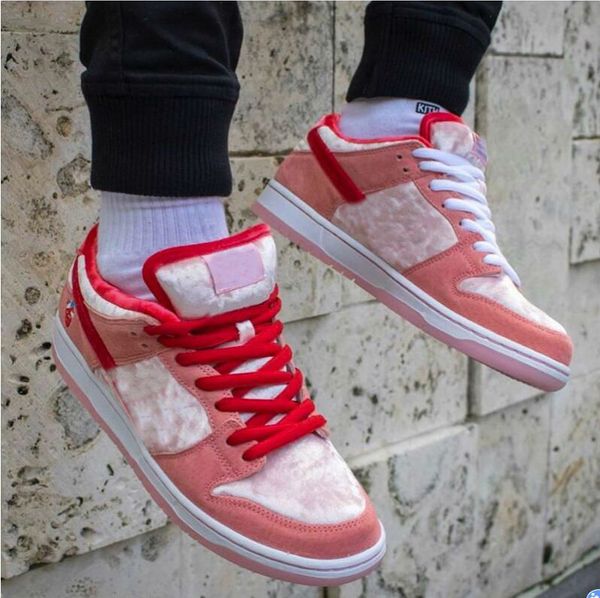 with box strangelove x sb dunk low pink chaussures running shoes women mens designer sport trainers sneakers ct2552-800
with box strangelove x sb dunk low pink chaussures running shoes women mens designer sport trainers sneakers ct2552-800
