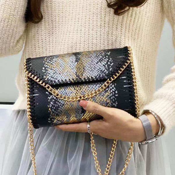 women messenger bag chain strap shoulder bag small handbags ladies totes snakskin leather crossbody bags female clutch purse
women messenger bag chain strap shoulder bag small handbags ladies totes snakskin leather crossbody bags female clutch purse