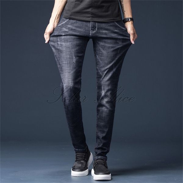 men's jeans 2021 four seasons feet classic simple elastic claw pattern slim youth casual pants small straight, Blue
men's jeans 2021 four seasons feet classic simple elastic claw pattern slim youth casual pants small straight, Blue