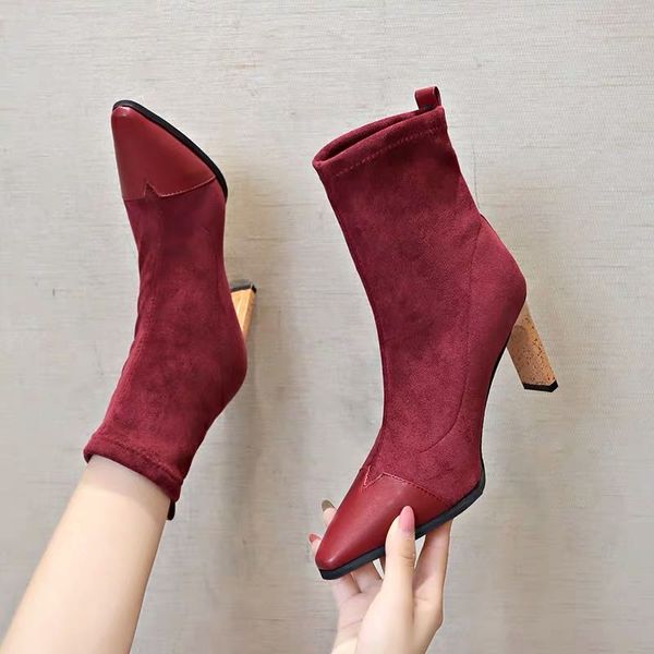 autumn 2019 new pointed thick heel socks boots women's single boots middle tube elastic high heel women's short, Black 
autumn 2019 new pointed thick heel socks boots women's single boots middle tube elastic high heel women's short, Black