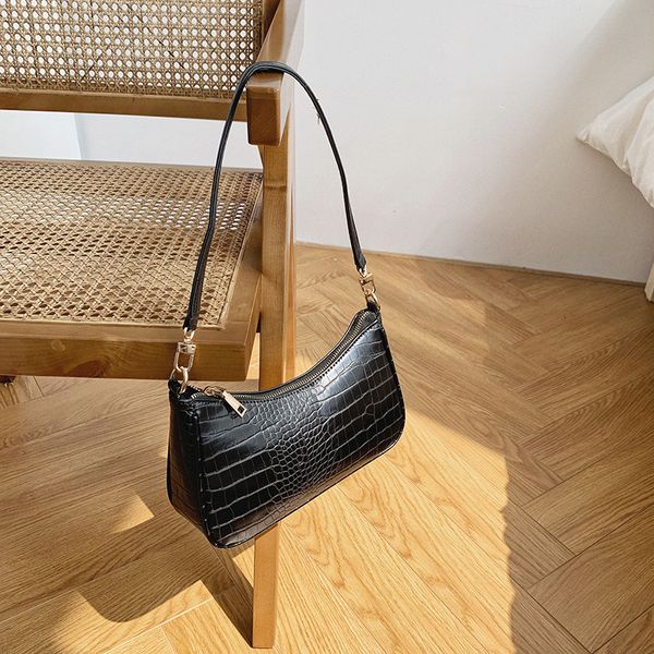 2020 new fashion autumn and winter personality creative texture single shoulder diagonal underarm pillow bag
2020 new fashion autumn and winter personality creative texture single shoulder diagonal underarm pillow bag