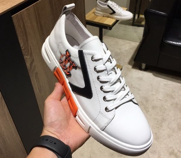 fashion 2019 men sneakers leather casual shoes classic balck pure men flat shoes have box, Black
fashion 2019 men sneakers leather casual shoes classic balck pure men flat shoes have box, Black