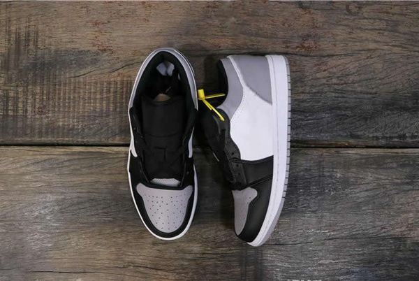 новый 1 низкий серый toe man basketball дизайнерская обувь new comfort i белый атмосфера черный мода женщина спорт кроссовки хорошего качест
новый 1 низкий серый toe man basketball дизайнерская обувь new comfort i белый атмосфера черный мода женщина спорт кроссовки хорошего качест