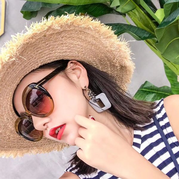 wholesale-0581 sunglasses for women popular design fashion retro style uv protection lens oval frame come with package, White;black
wholesale-0581 sunglasses for women popular design fashion retro style uv protection lens oval frame come with package, White;black